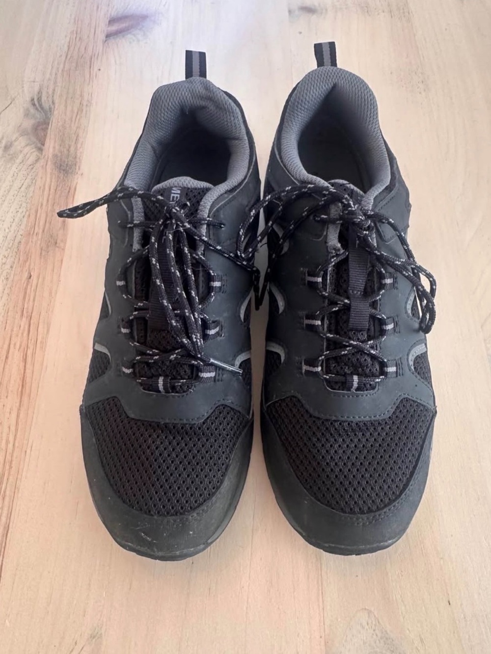 Merrell Big Kids Sz 7 Black and Gray Athletic Trail Sneakers